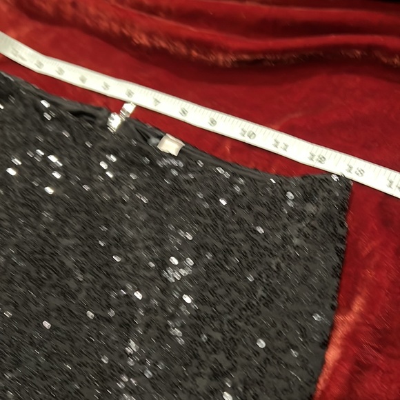 Kenzie sequined skirt. - Picture 2 of 5